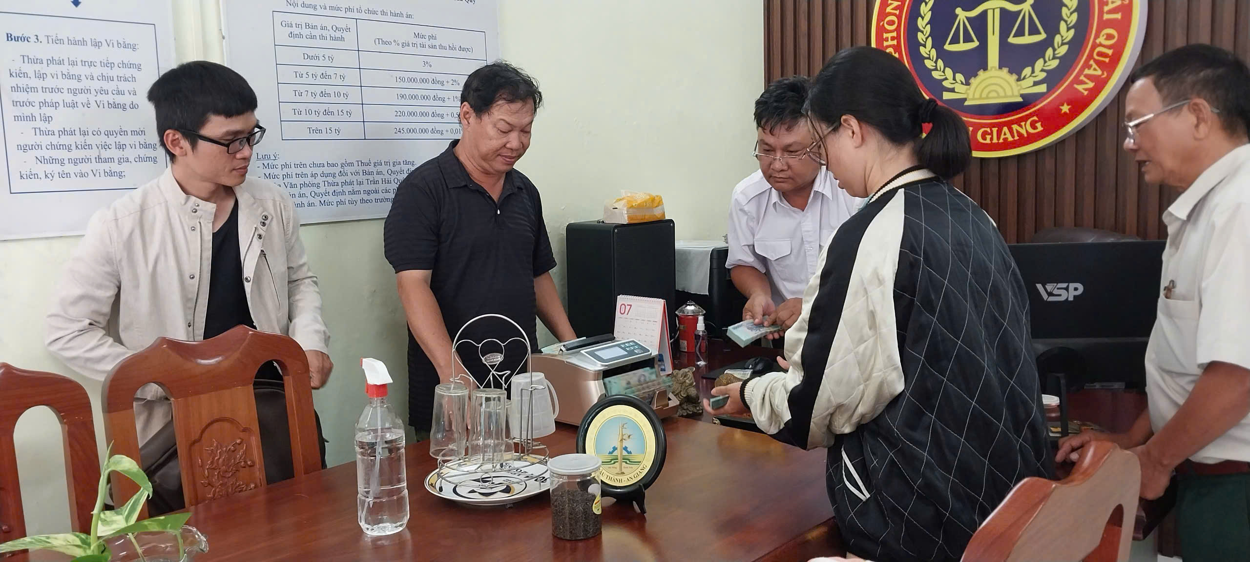 Lập vi bằng giao nhận tiền