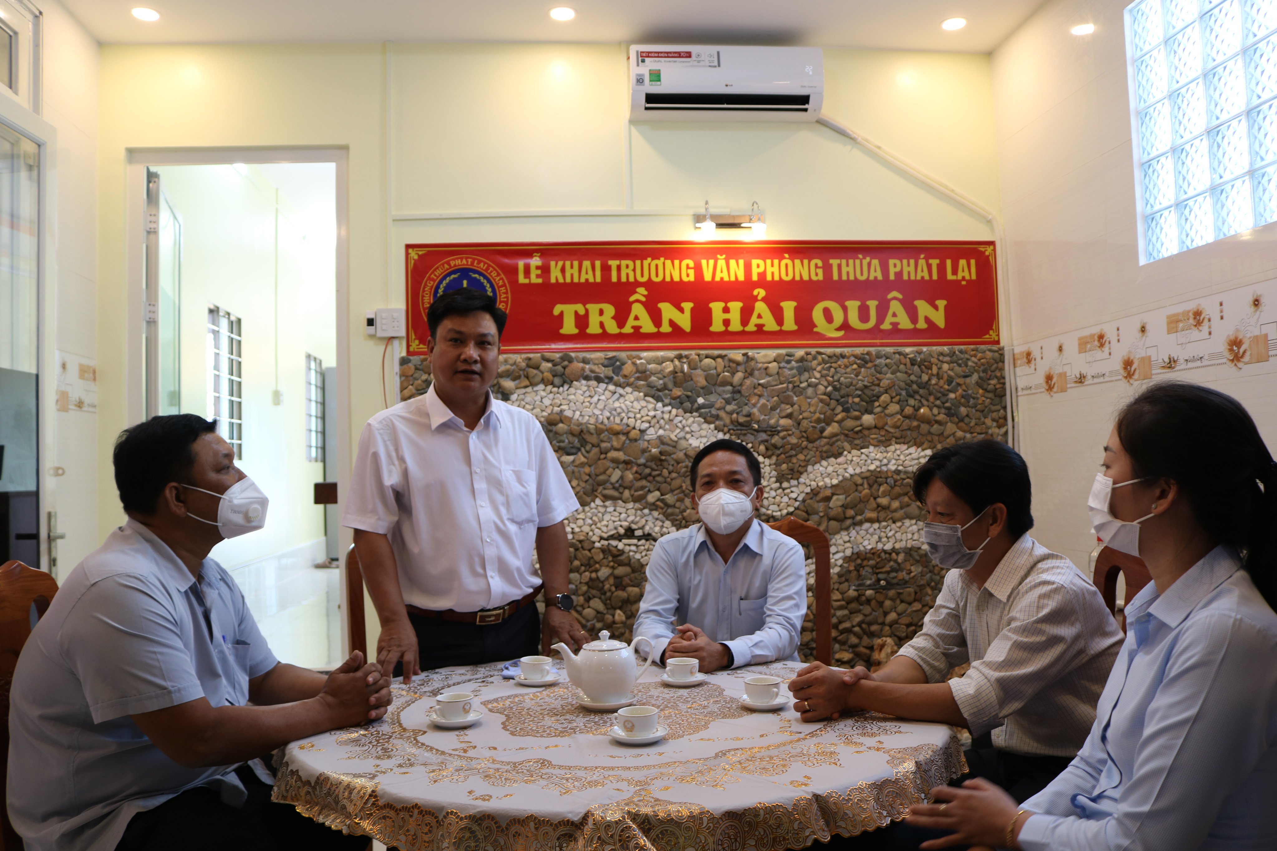 Phát biểu tại văn phòng